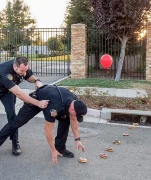 Cops-clowns-donuts-(420Gangsta.ca).jpg