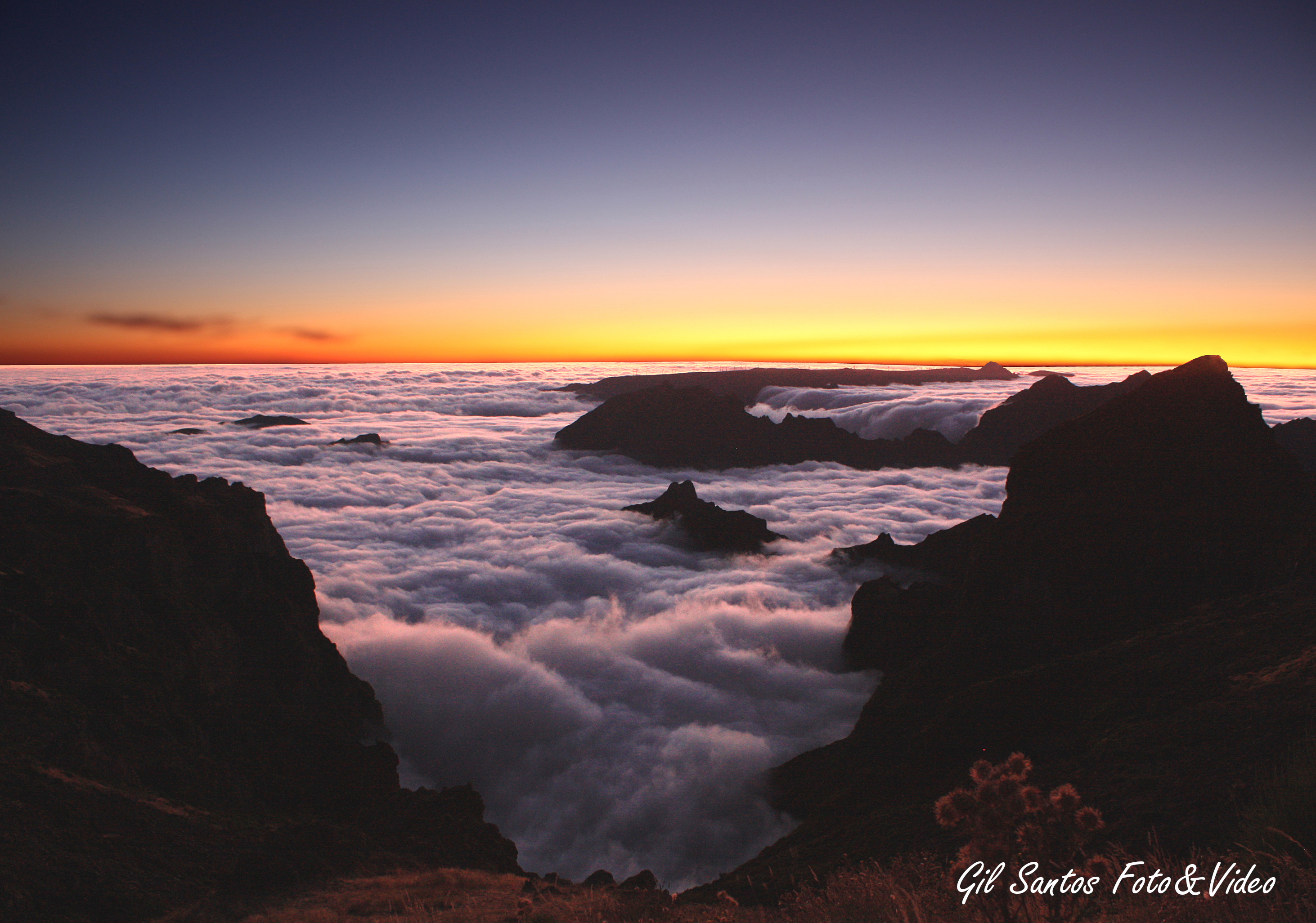 Pico do Arieiro - Sunset + Clouds 3.jpg